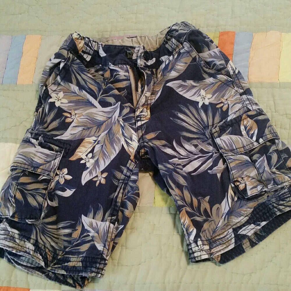 EUC Hanna Andersson cargo shorts, size 120